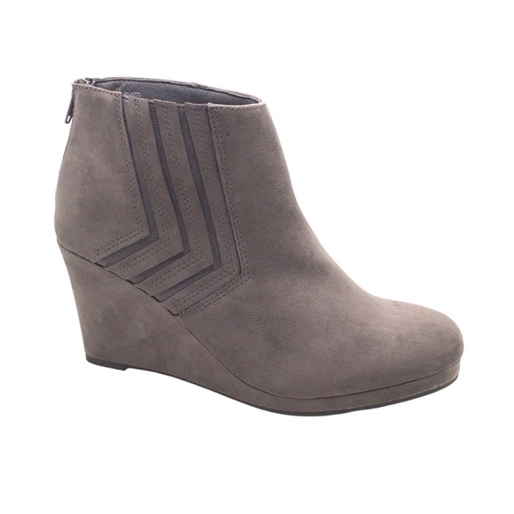 Sugar Juliette Womens Gray Faux Suede Ankle Boots Booties Size 8M - Picture 2 of 9